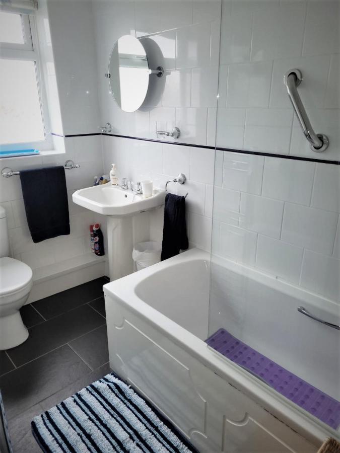 Smitten House 4 Bedroom Ріл Екстер'єр фото